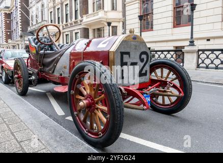 1904 Fiat 130HP in mostra allo spettacolo automobilistico 2024 St James a Pall Mall Londra Regno Unito Foto Stock
