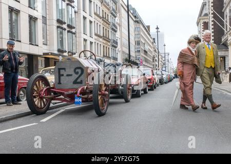 1904 Fiat 130HP in mostra allo spettacolo automobilistico 2024 St James a Pall Mall Londra Regno Unito Foto Stock