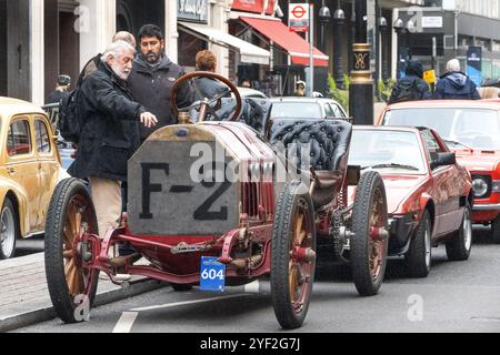 1904 Fiat 130HP in mostra allo spettacolo automobilistico 2024 St James a Pall Mall Londra Regno Unito Foto Stock