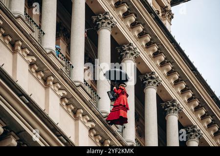 Torino, Italia - 2 ottobre 2024: Le riprese si svolgono sulla facciata della Mole Antonelliana nel centro di Torino Foto Stock