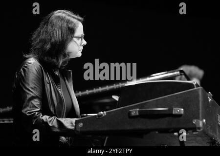 Madrid, Spagna. 2 novembre 2024. Il pianista americano Kris Davis si esibisce durante il concerto JAZZMADRID al Conde Duque di Madrid il 2 novembre 2024 Spagna Credit: SIPA USA/Alamy Live News Foto Stock