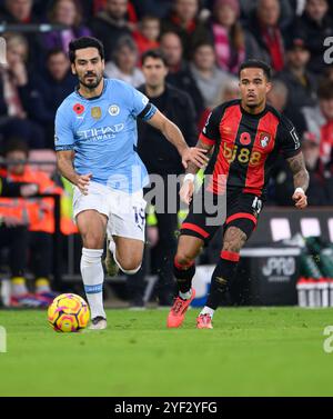 Bournemouth, Regno Unito. 2 novembre 2024. Bournemouth, Inghilterra, 2 novembre 2024: Justin Kluivert di Bournemouth (a destra) combatte con il İlkay Gündoğan (a destra) del Manchester City durante la partita di calcio di Premier League tra Bournemouth e Manchester City al Vitality Stadium di Bournemouth, Inghilterra. (David Horton/SPP) (David Horton/SPP) credito: SPP Sport Press Photo. /Alamy Live News Foto Stock