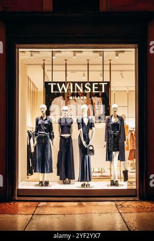 Bologna, Italia - 6 ottobre 2024: Boutique Twinset nel centro di Bologna Foto Stock