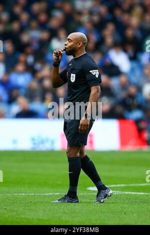 Hillsborough Stadium, Sheffield, Inghilterra - 2 novembre 2024 arbitro Sam Allison - durante la partita Sheffield Wednesday contro Watford, EFL Championship, 2024/25, Hillsborough Stadium, Sheffield, Inghilterra - 2 novembre 2024 crediti: Arthur Haigh/WhiteRosePhotos/Alamy Live News Foto Stock