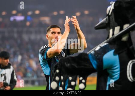 2 novembre 2024: Il difensore del Minnesota United Michael Boxall (15) festeggia dopo una partita di calcio dei playoff della MLS Cup tra il Real Salt Lake e il Minnesota United FC tenutasi all'Allianz Field di St. Paul, Minnesota. Steven Garcia-CSM. Foto Stock
