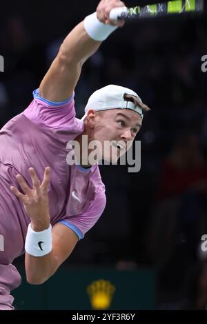 Parigi, Francia. 2 novembre 2024. Holger Rune di Danimarca durante il giorno 6 del Rolex Paris Masters 2024, un torneo di tennis ATP Masters 1000 il 2 novembre 2024 all'Accor Arena di Parigi, Francia - foto Jean Catuffe/DPPI Credit: DPPI Media/Alamy Live News Foto Stock