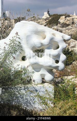 Ayia Napa, Cipro. 2 novembre 2024. Splendide sartorie nell'Ayia Napa International Sculpture Park. Foto Stock