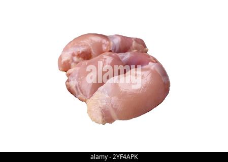 Filetti di coscia di pollo crudi freschi con sale, spezie ed erbe aromatiche su sfondo bianco Foto Stock