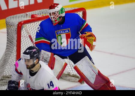 Nottingham, 5 maggio 2023. Justin Fazio gioca in gol per l'Italia contro la Gran Bretagna durante una partita nel Campionato Mondiale di Hockey su ghiaccio IIHF 2023, Divisione i, Gruppo A torneo alla Motorpoint Arena, Nottingham. Credito: Colin Edwards Foto Stock