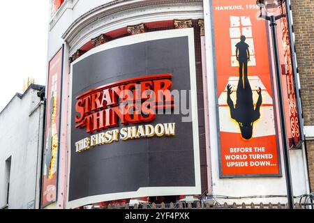 Stranger Things il primo spettacolo Shadow al Phoenix Theatre, Londra, Inghilterra Foto Stock