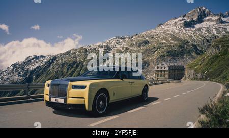 Non esclusiva: Rolls-Royce Motor Cars ha presentato una Phantom Extended che rende omaggio al film di James Bond del 1964, Goldfinger – One of Twe Foto Stock