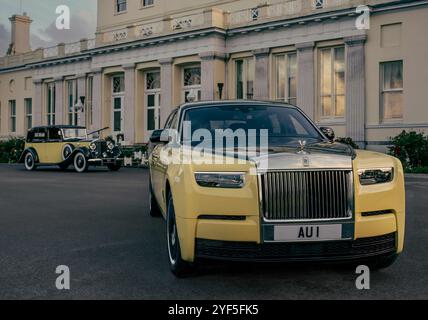 Non esclusiva: Rolls-Royce Motor Cars ha presentato una Phantom Extended che rende omaggio al film di James Bond del 1964, Goldfinger – One of Twe Foto Stock