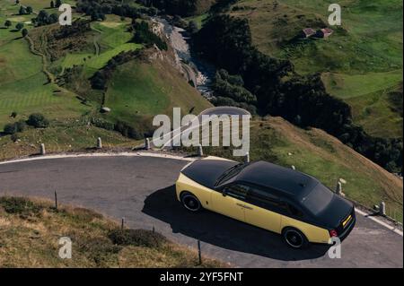 Non esclusiva: Rolls-Royce Motor Cars ha presentato una Phantom Extended che rende omaggio al film di James Bond del 1964, Goldfinger – One of Twe Foto Stock