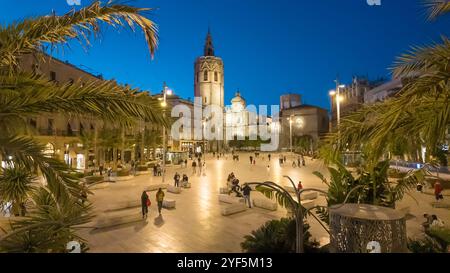 Piazza Placa de la Reina nella parte centrale della città di Valencia, Spagna Foto Stock