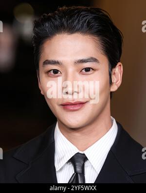 MIRACLE MILE, LOS ANGELES, CALIFORNIA, USA - 2 NOVEMBRE: Rowoon arriva al 13° LACMA Art + Film Gala 2024 presentato da Gucci, tenuto al Los Angeles County Museum of Art il 2 novembre 2024 a Miracle Mile, Los Angeles, California, Stati Uniti. (Foto di Xavier Collin/Image Press Agency) Foto Stock