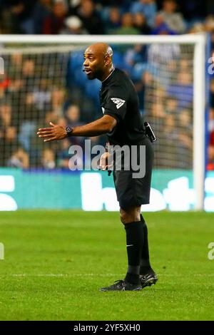 Hillsborough Stadium, Sheffield, Inghilterra - 2 novembre 2024 arbitro Sam Allison - durante la partita Sheffield Wednesday contro Watford, EFL Championship, 2024/25, Hillsborough Stadium, Sheffield, Inghilterra - 2 novembre 2024 crediti: Arthur Haigh/WhiteRosePhotos/Alamy Live News Foto Stock