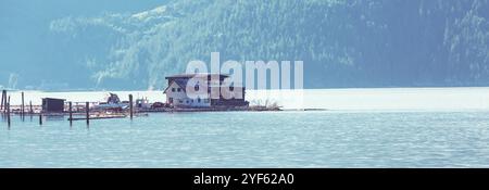 Bella costa a Bella Coola, Canada Foto Stock