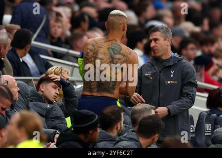 Tottenham Hotspur Stadium, Londra, Regno Unito. 3 novembre 2024. Premier League Football, Tottenham Hotspur contro Aston Villa; Richarlison of Tottenham Hotspur Credit: Action Plus Sports/Alamy Live News Foto Stock