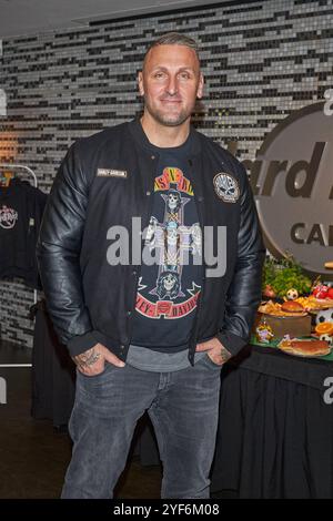 Kevin Kuske - Hard Rock Cafe praesentiert das Captain messi - Kindermenue, in Zusammenarbeit mit Lionel messi im Hard Rock Cafe Berlino am 03.11.2024. Hard Rock Cafe Berlin Captain messi - Kindermenue *** Kevin Kuske Hard Rock Cafe presenta il menu per bambini Captain messi, in collaborazione con Lionel messi all'Hard Rock Cafe Berlin il 03 11 2024 Hard Rock Cafe Berlin Captain messi Kids Menu Foto Stock