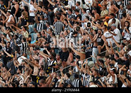 Rio de Janeiro, Brasile. 3 ottobre 2024. I tifosi dell'Atletico Mineiro hanno preceduto la partita tra Flamengo e Atletico Mineiro, per la finale di andata della Coppa del Brasile 2024, allo Stadio Maracana, a Rio de Janeiro il 12 ottobre 2024. Foto: Nadine Freitas/DiaEsportivo/Alamy Live News crediti: DiaEsportivo/Alamy Live News Foto Stock