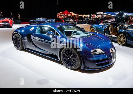 Bugatti Veyron 16,4 Super Sport (2012) hypercar al Salone Internazionale dell'automobile di Ginevra. Ginevra, Svizzera - 26 febbraio 2024 Foto Stock