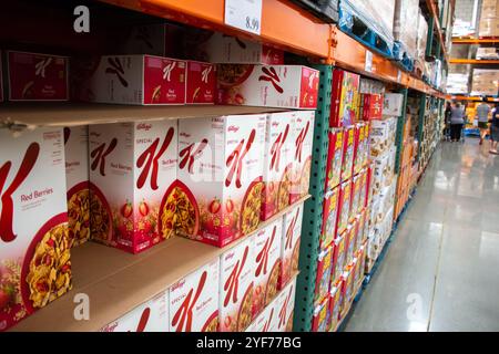 Los Angeles, California, Stati Uniti - 03-18-2019: Una vista che si affaccia sul corridoio dei cereali di un grande negozio di alimentari. Foto Stock