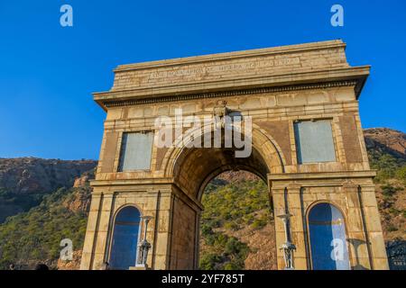 Diga di Hartbeespoort nella provincia nord-occidentale del sudafrica Foto Stock