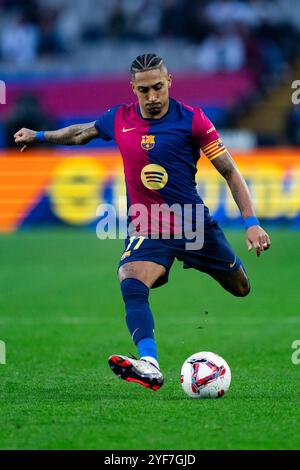 Barcellona, Spagna. 3 novembre 2024. Raphina (FC Barcelona) in azione durante la partita di calcio della Liga tra FC Barcelona e RCD Espanyol, allo stadio Lluis Companys di Barcellona, Spagna, il 3 novembre 2024. Foto: Siu Wu. Credito: dpa/Alamy Live News Foto Stock