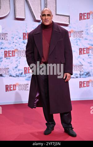 Dwayne Johnson bei der „Red One - Alarmstufe Weihnachten“ Film Premiere AM 3.11.2024 a Berlino Foto Stock