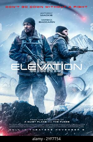 Elevation (2024) diretto da George Nolfi e interpretato da Anthony Mackie, Morena Baccarin e Maddie Hasson. In un mondo post-apocalittico, due sopravvissuti devono combattere contro creature mostruose per sopravvivere. USA SOLO PER USO EDITORIALE DI un foglio di poster. Credito: BFA / intrattenimento verticale Foto Stock