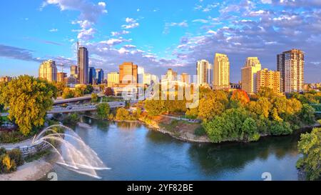 London, Ontario, Canada Skyline al crepuscolo. Foto Stock