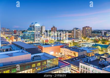 Kitchener, Ontario, Canada, paesaggio urbano al crepuscolo. Foto Stock