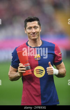 Barcellona, ESP. 3 novembre 2024. FC BARCELONA VS RCD ESPANYOL. 3 novembre 2024 Robert Lewandowski (9) del FC Barcelona la partita tra FC Barcelona e RCD Espanyol corrispondente alla dodicesima giornata di la Liga EA Sports allo Stadio Olimpico Lluis Companys di Montjuic a Barcellona, Spagna. Crediti: Rosdemora/Alamy Live News Foto Stock