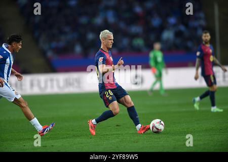 Barcellona, ESP. 3 novembre 2024. FC BARCELONA VS RCD ESPANYOL. 3 novembre 2024 Dani Olmo (20) del FC Barcelona durante la partita tra FC Barcelona e RCD Espanyol corrispondente alla dodicesima giornata della Liga EA Sports allo Stadio Olimpico Lluis Companys di Montjuic a Barcellona, Spagna. Crediti: Rosdemora/Alamy Live News Foto Stock