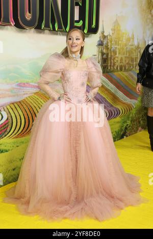 Sydney, Australia. 3 novembre 2024. Ariana grande (Glinda) partecipa alla prima australiana di Wicked al State Theatre, 49 Market Street. Crediti: Richard Milnes/Alamy Live News Foto Stock