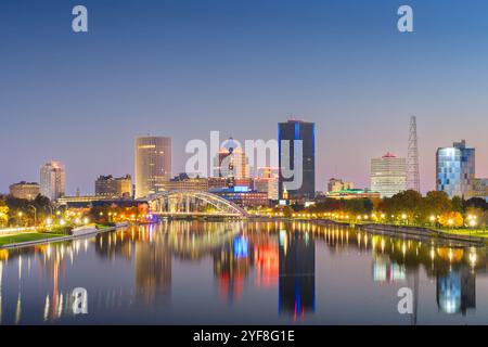 Rochester, New York, Stati Uniti, paesaggio urbano sul fiume Genesee. Foto Stock