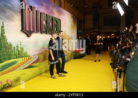 Sydney, Australia. 3 novembre 2024. TBC partecipa alla prima australiana di Wicked al State Theatre, 49 Market Street. Crediti: Richard Milnes/Alamy Live News Foto Stock