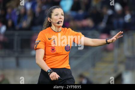 Londra, Regno Unito. 3 novembre 2024. LONDRA, INGHILTERRA - l'arbitro Melissa Burgin durante la partita di calcio della Barclays fa Women's Super League tra Tottenham Hotspur Women e West Ham United Women al Gaughan Group Stadium, Brisbane Road, Leyton il 3 novembre 2024 a Londra, Inghilterra. Crediti: Action foto Sport/Alamy Live News Foto Stock