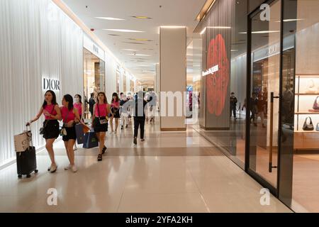 BANGKOK, THAILANDIA - 27 OTTOBRE 2023: Centro commerciale Siam Paragon a Bangkok. Foto Stock