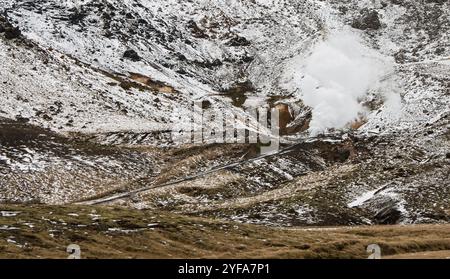 Gunnuhver campo di sorgenti termali geotermiche nella Penisola di Reykjanes. Grintavik Islanda in primavera Foto Stock