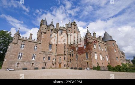 Famoso Castello di Glamis nella zona di Angus, in Scozia, Regno Unito Foto Stock