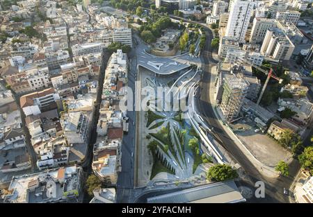 Nicosia, Cipro, 11 luglio 2021: Veduta aerea del paesaggio urbano di Nicosia e Piazza Eleftheria con moderna architettura futuristica a Cipro, in Europa Foto Stock