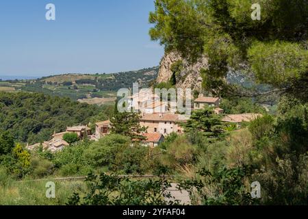 Paesaggio intorno a la Roque-Alric nel dipartimento di Vacluse nella regione della Provenza nel sud della Francia Foto Stock