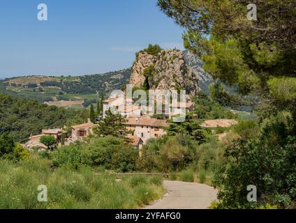 Paesaggio intorno a la Roque-Alric nel dipartimento di Vacluse nella regione della Provenza nel sud della Francia Foto Stock