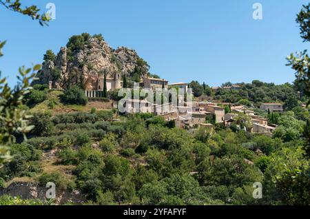 Paesaggio intorno a la Roque-Alric nel dipartimento di Vacluse nella regione della Provenza nel sud della Francia Foto Stock