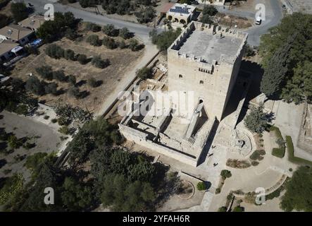 Vista aerea del forte del castello di Kolossi a Limassol. Luoghi storici e antichi di Cipro Foto Stock