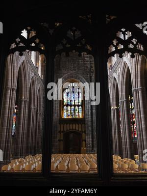 Manchester, Regno Unito, 16 luglio 2019: Dettagli architettonici interni della famosa e bella cattedrale cattolica di Manchester nel Regno Unito Foto Stock