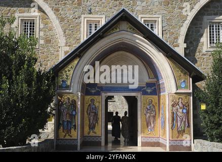 Kykkos, Nicosia, Cipro, 7 agosto 2021: Famoso monastero ortodosso cristiano di Kykkos sulle montagne di Troodos a cipro, in Europa Foto Stock