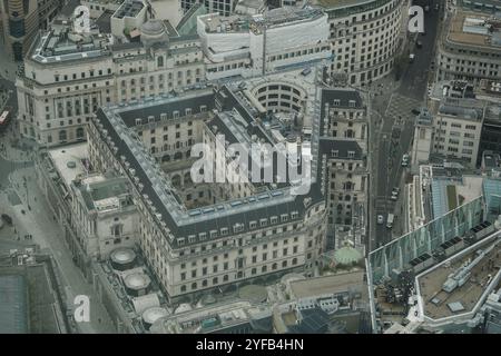 Una vista di alto livello che guarda in basso sulla Banca d'Inghilterra Foto Stock