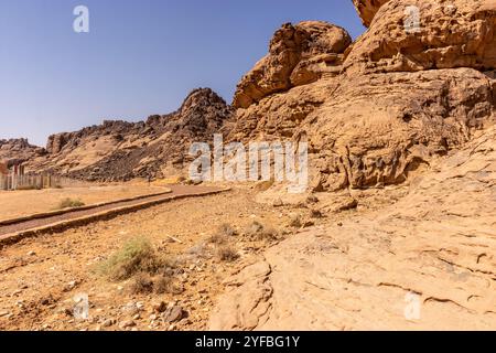 Percorso intorno all'arte rupestre (petroglifi) a Jubbah, Arabia Saudita Foto Stock